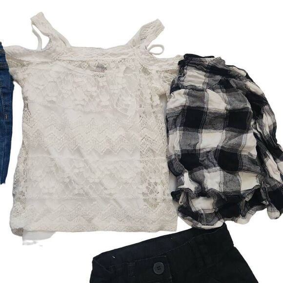 Girls Size 5 Lot of 5 Tops Shorts Jeans Old Navy Speechless Carter's - Picture 3 of 6